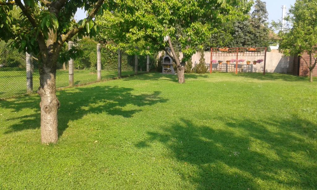Kristaly Apartmanhaz Sárvár Екстериор снимка