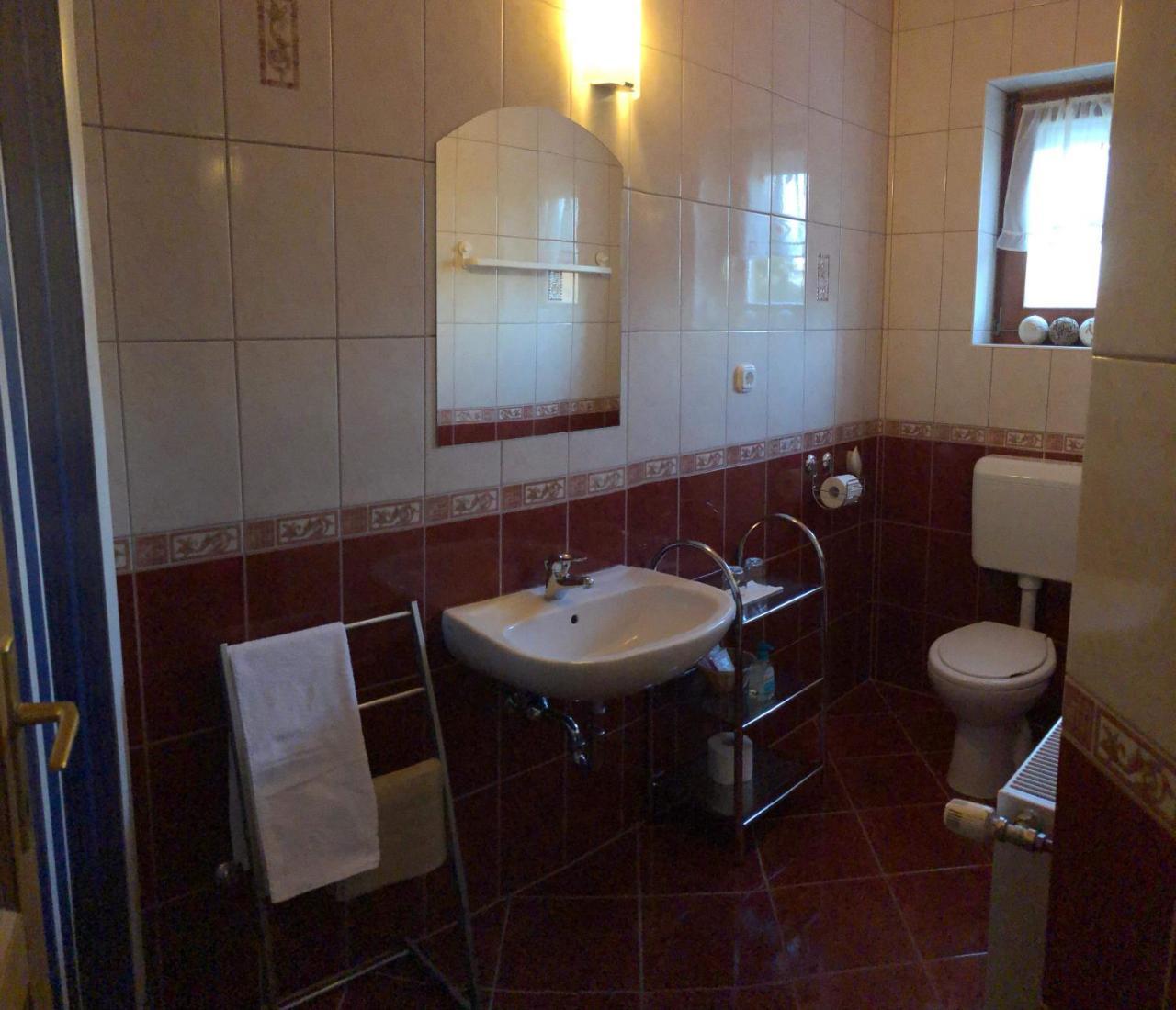 Kristaly Apartmanhaz Sárvár Екстериор снимка