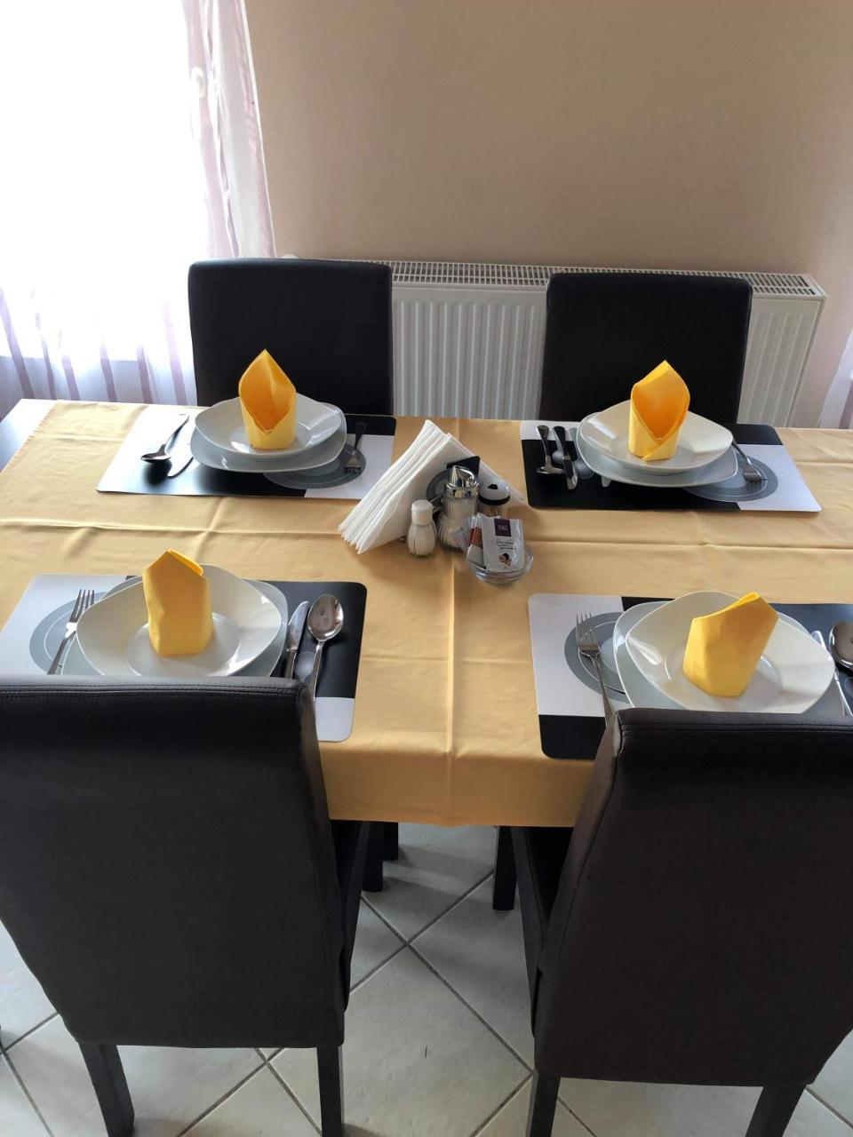 Kristaly Apartmanhaz Sárvár Екстериор снимка
