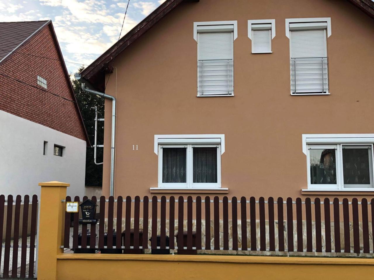 Kristaly Apartmanhaz Sárvár Екстериор снимка