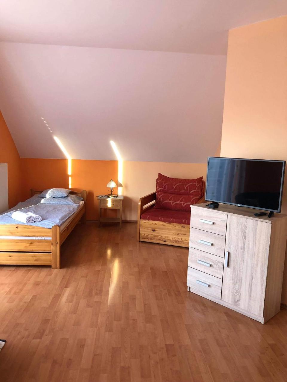 Kristaly Apartmanhaz Sárvár Екстериор снимка